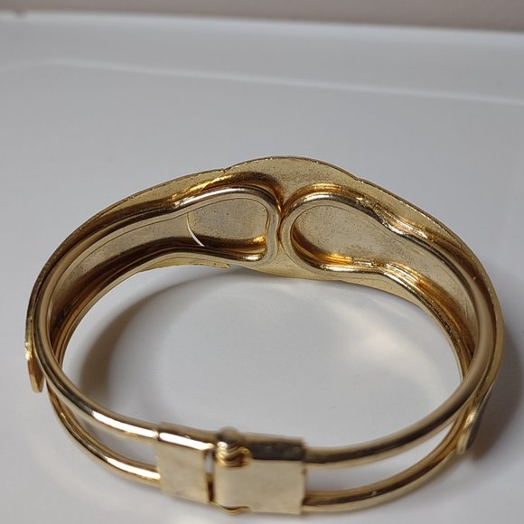 Very Pretty 6 3/4 Inch Hinged Rose Bracelet - Picture 4 of 9